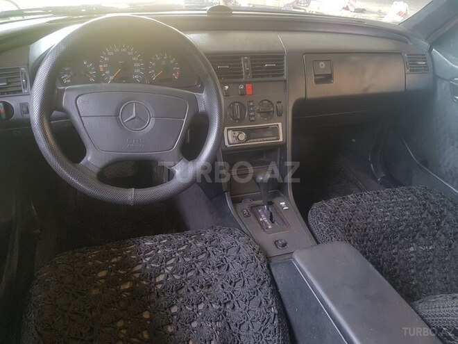 Mercedes C 220 1994, 207,000 km - 2.2 l - Bakı