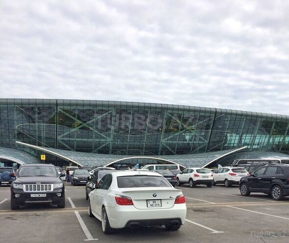 BMW 525 2006, 64,000 km - 2.5 l - Bakı