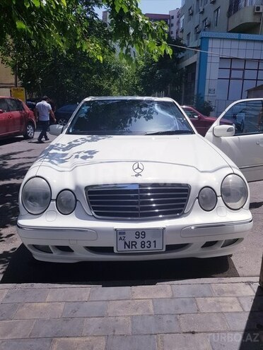 Mercedes E 320 2001, 131,000 km - 3.2 l - Beyləqan