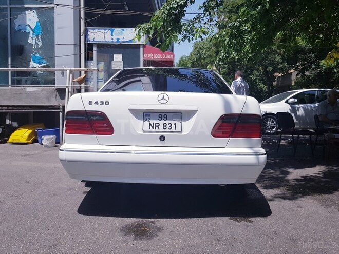 Mercedes E 320 2001, 131,000 km - 3.2 l - Beyləqan