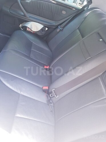 Mercedes E 320 2001, 131,000 km - 3.2 l - Beyləqan