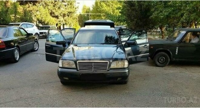 Mercedes C 200 1995, 257,100 km - 2.0 л - Bakı