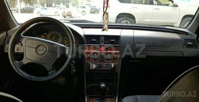 Mercedes C 200 1995, 257,100 km - 2.0 л - Bakı