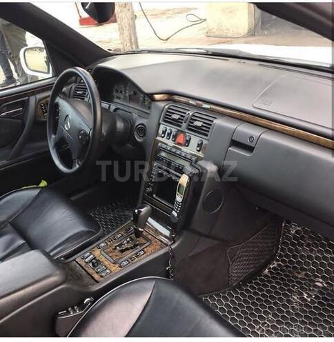 Mercedes E 320 2000, 184,000 km - 3.2 л - Bakı