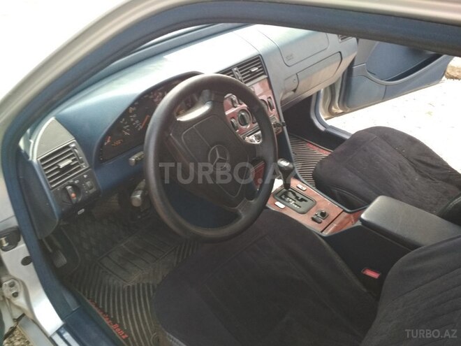 Mercedes C 250 1997, 400,000 km - 2.5 л - Astara