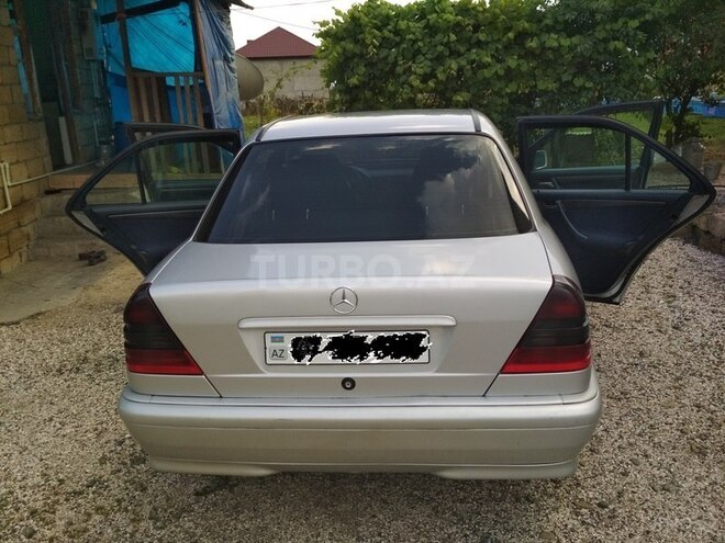 Mercedes C 250 1997, 400,000 km - 2.5 л - Astara