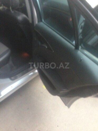 Mercedes E 240 2003, 239,000 km - 2.6 l - Mingəçevir