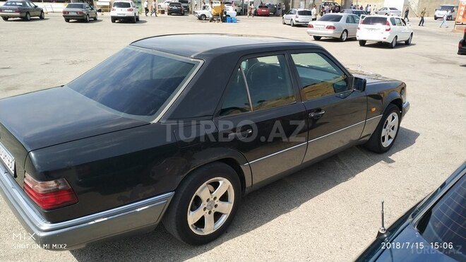 Mercedes E 260 1992, 320,864 km - 2.6 l - Bakı
