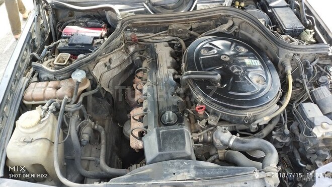 Mercedes E 260 1992, 320,864 km - 2.6 l - Bakı