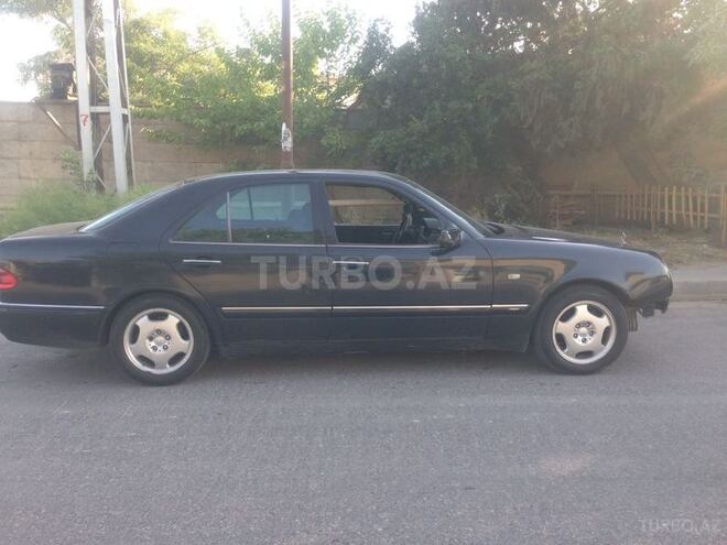 Mercedes E 240 1998, 221,000 km - 2.4 l - Bakı