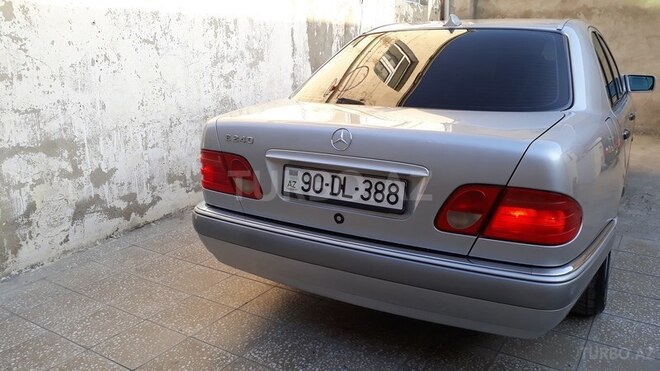 Mercedes E 240 1998, 330,000 km - 2.4 л - Bakı