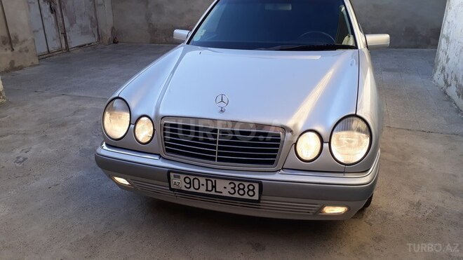 Mercedes E 240 1998, 330,000 km - 2.4 л - Bakı