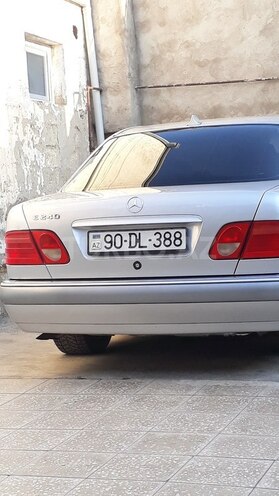 Mercedes E 240 1998, 330,000 km - 2.4 л - Bakı