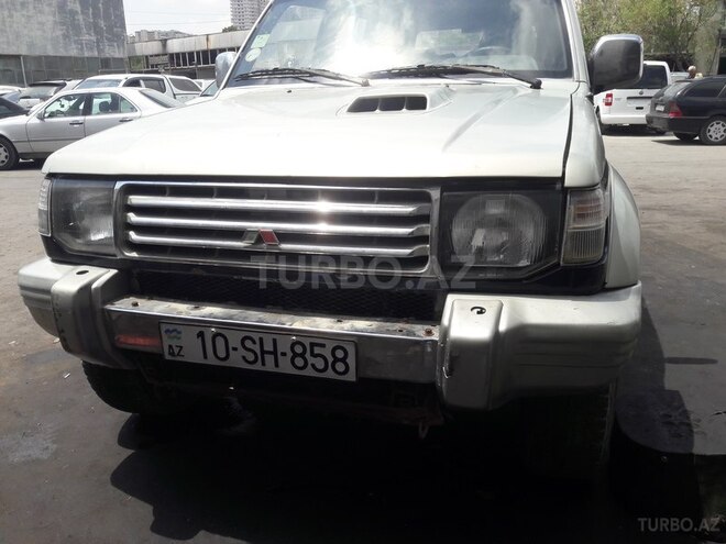 Mitsubishi Pajero 1995, 290,000 km - 2.8 l - Bakı