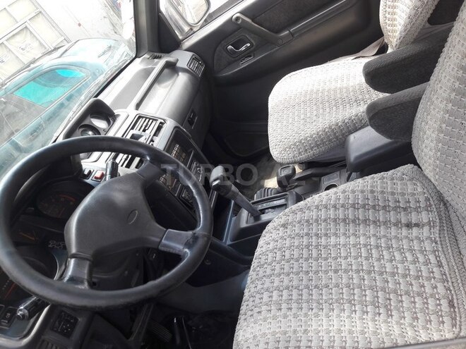 Mitsubishi Pajero 1995, 290,000 km - 2.8 l - Bakı