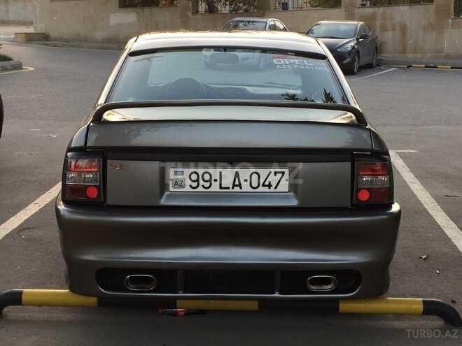 Opel Vectra 1992, 225,000 km - 0.2 л - Bakı