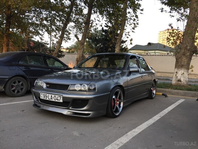Opel Vectra 1992, 225,000 km - 0.2 л - Bakı