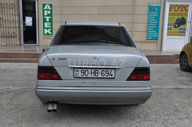 Mercedes E 280 1994, 405,000 km - 2.8 l - Bakı