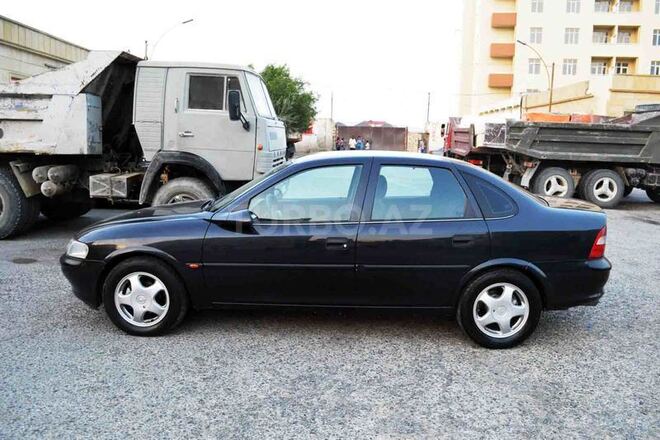 Opel Vectra 1998, 360,000 km - 1.8 l - Bakı