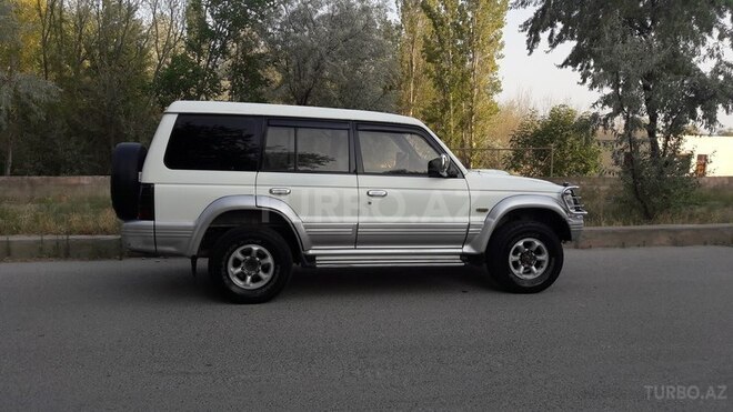 Mitsubishi Pajero 1996, 335,000 km - 2.8 л - Bakı