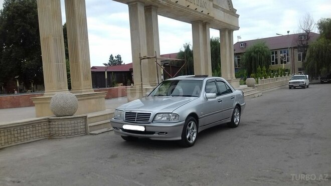 Mercedes C 230 1999, 244,000 km - 2.3 l - Quba