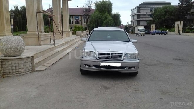 Mercedes C 230 1999, 244,000 km - 2.3 l - Quba