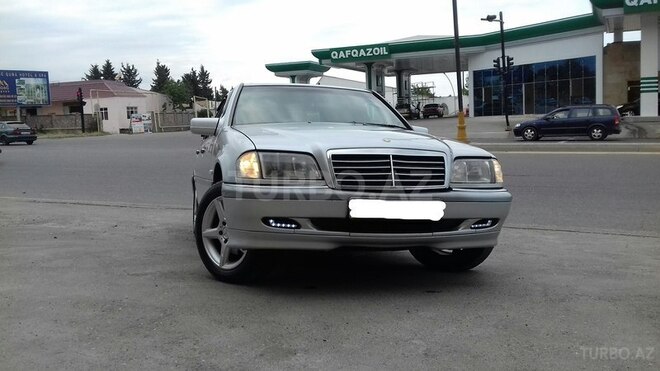 Mercedes C 230 1999, 244,000 km - 2.3 l - Quba
