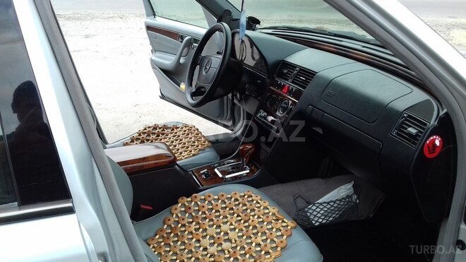Mercedes C 230 1999, 244,000 km - 2.3 l - Quba
