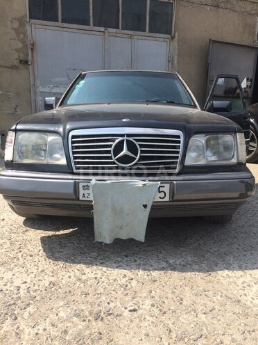 Mercedes E 250 1994, 400,000 km - 2.5 l - Sumqayıt