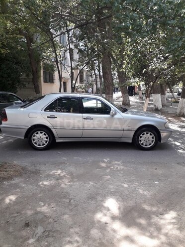 Mercedes C 220 1998, 299,499 km - 2.2 l - Bakı