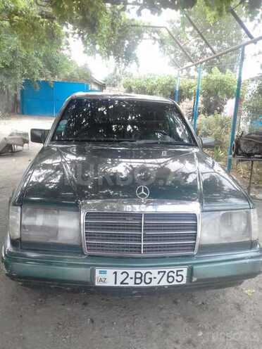 Mercedes E 220 1989, 300,000 km - 2.2 l - Biləsuvar