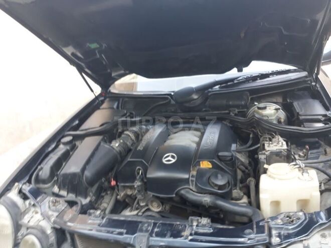 Mercedes E 240 2000, 285,000 km - 2.4 l - Bakı