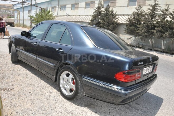 Mercedes E 240 2000, 285,000 km - 2.4 l - Bakı