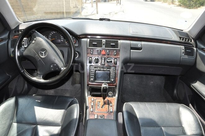 Mercedes E 240 2000, 285,000 km - 2.4 l - Bakı