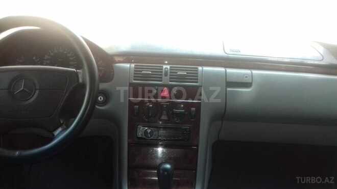 Mercedes E 230 1995, 253,138 km - 2.0 l - Bakı