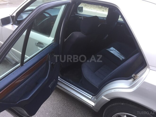 Mercedes E 320 1994, 300,000 km - 3.2 l - Bakı