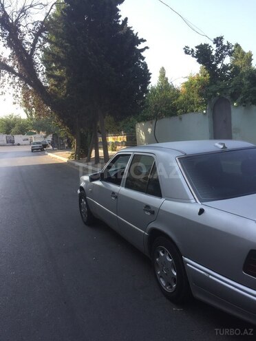 Mercedes E 320 1994, 300,000 km - 3.2 l - Bakı