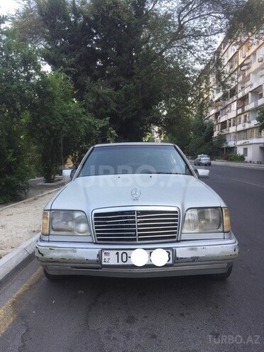 Mercedes E 320 1994, 300,000 km - 3.2 l - Bakı