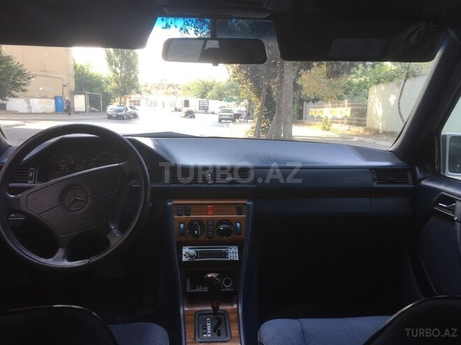 Mercedes E 320 1994, 300,000 km - 3.2 l - Bakı