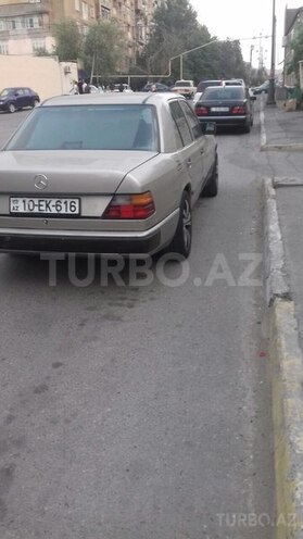 Mercedes E 230 1986, 354,780 km - 2.3 l - Bakı