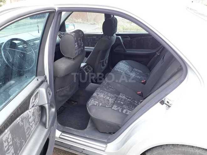 Mercedes E 240 1999, 172,000 km - 2.4 л - Şəmkir