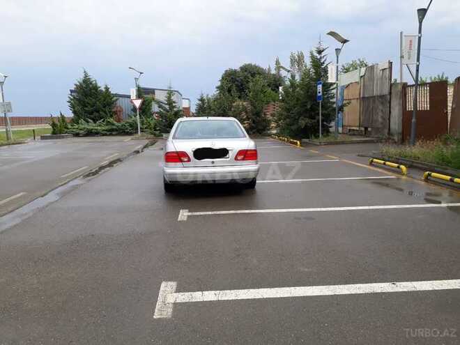 Mercedes E 240 1999, 172,000 km - 2.4 л - Şəmkir