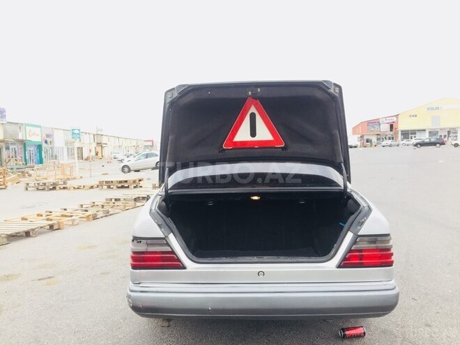 Mercedes E 200 1991, 406,305 km - 0.2 l - Bakı