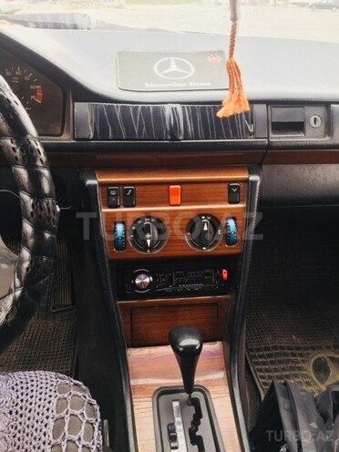 Mercedes E 200 1991, 406,305 km - 0.2 l - Bakı