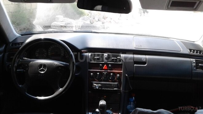 Mercedes E 220 2000, 253,000 km - 2.0 l - Bakı
