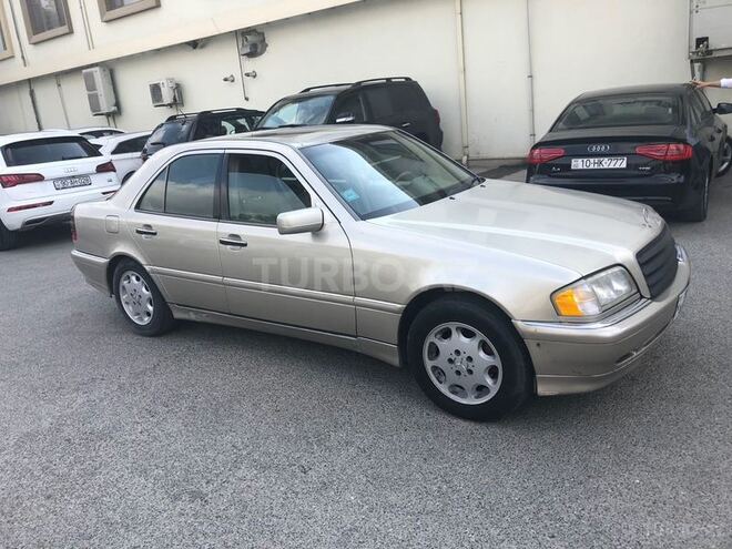 Mercedes C 230 1997, 136,000 km - 2.3 l - Bakı