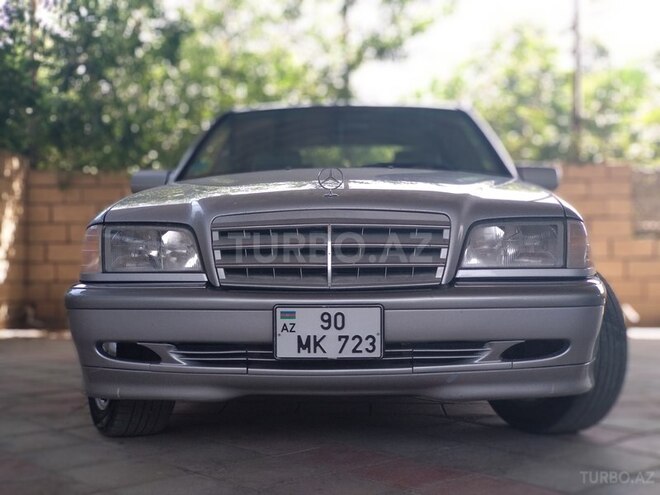 Mercedes C 230 1999, 220,000 km - 2.3 l - Neftçala