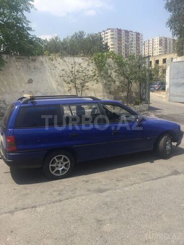 Opel Astra 1995, 284,000 km - 1.6 l - Bakı