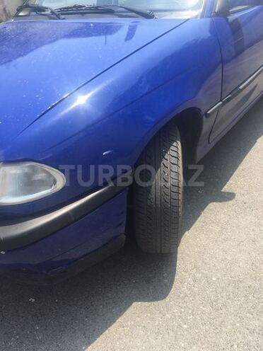 Opel Astra 1995, 284,000 km - 1.6 l - Bakı