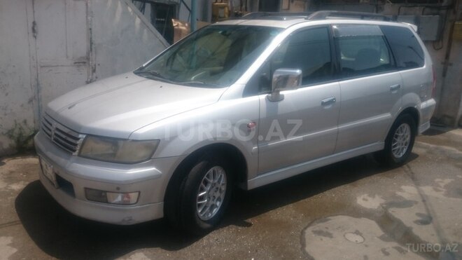 Mitsubishi Grandis 2000, 300,000 km - 2.4 l - Bakı